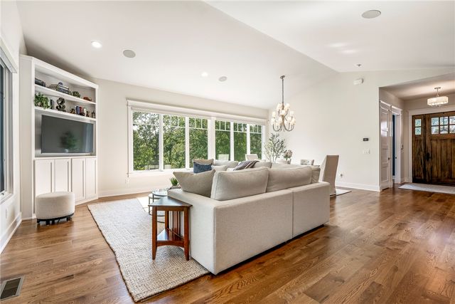 7 Rothwell Lane, Bella Vista, AR 72714