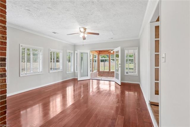 44 Rens RD, Poquoson, VA 23662