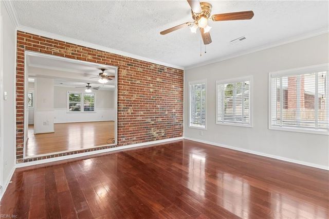 44 Rens RD, Poquoson, VA 23662