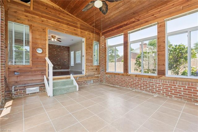 44 Rens RD, Poquoson, VA 23662
