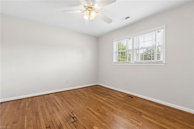 44 Rens RD, Poquoson, VA 23662