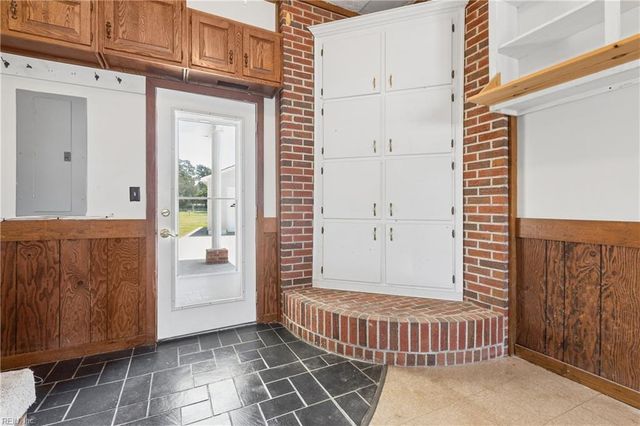 44 Rens RD, Poquoson, VA 23662