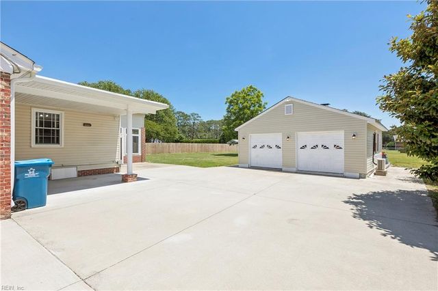 44 Rens RD, Poquoson, VA 23662