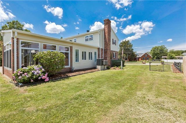 44 Rens RD, Poquoson, VA 23662