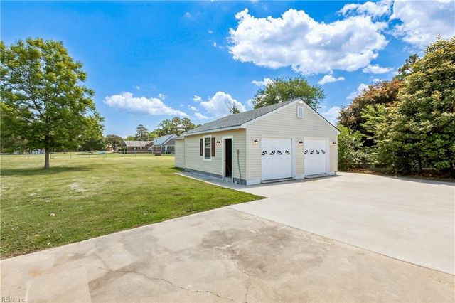44 Rens RD, Poquoson, VA 23662