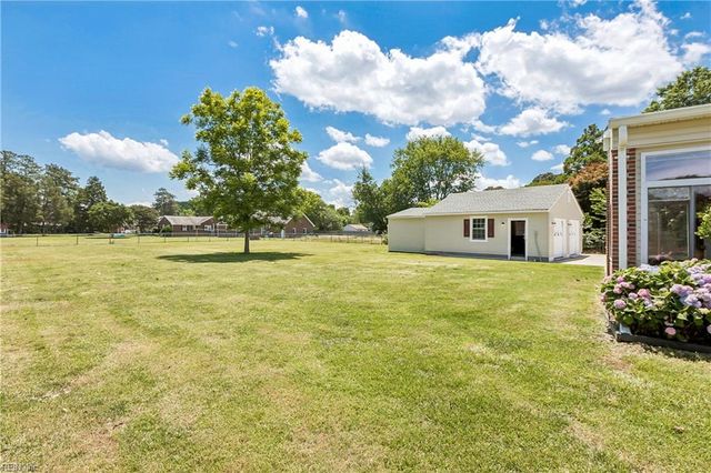 44 Rens RD, Poquoson, VA 23662