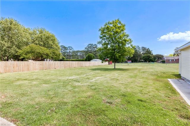 44 Rens RD, Poquoson, VA 23662