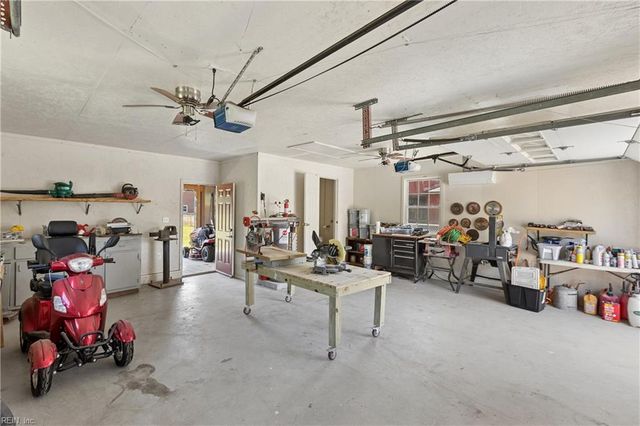 44 Rens RD, Poquoson, VA 23662