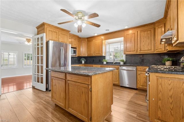 44 Rens RD, Poquoson, VA 23662