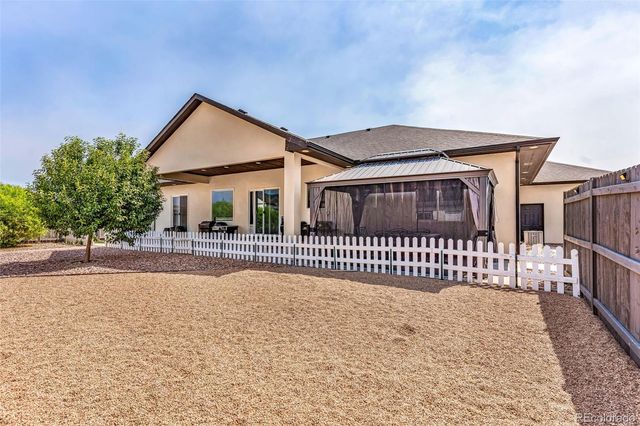 1673 N Calle Rosa Drive, Pueblo West, CO 81007