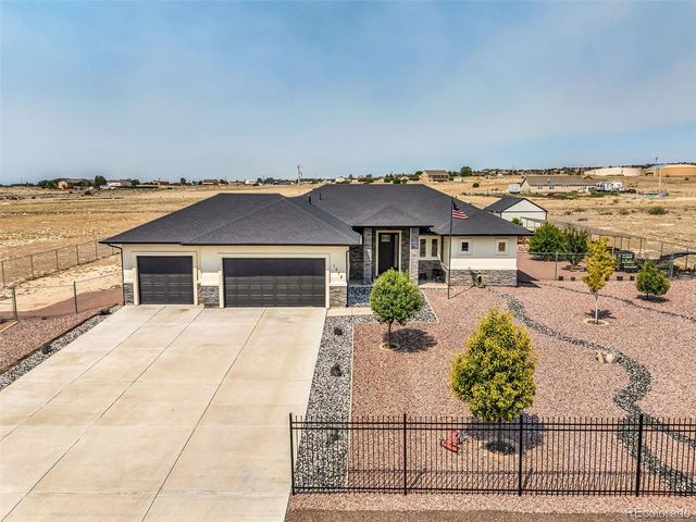 1673 N Calle Rosa Drive, Pueblo West, CO 81007