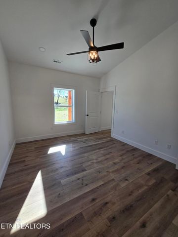 129 Anderson Rd, Sweetwater, TN 37874