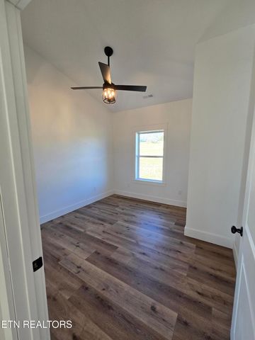 129 Anderson Rd, Sweetwater, TN 37874