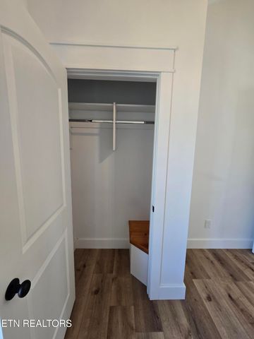 129 Anderson Rd, Sweetwater, TN 37874