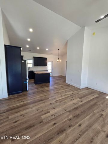 129 Anderson Rd, Sweetwater, TN 37874