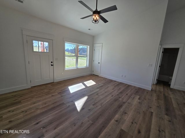 129 Anderson Rd, Sweetwater, TN 37874