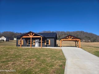 129 Anderson Rd, Sweetwater, TN 37874