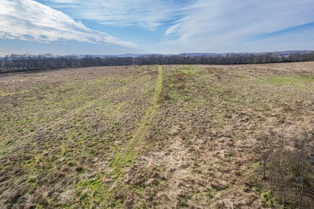 815 S Cross Bridges Rd, Mount Pleasant, TN 38474