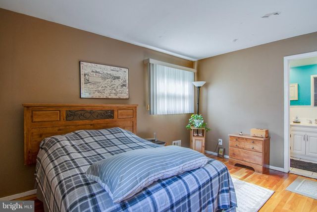 31 HEIDI DR, Fords, NJ 08863