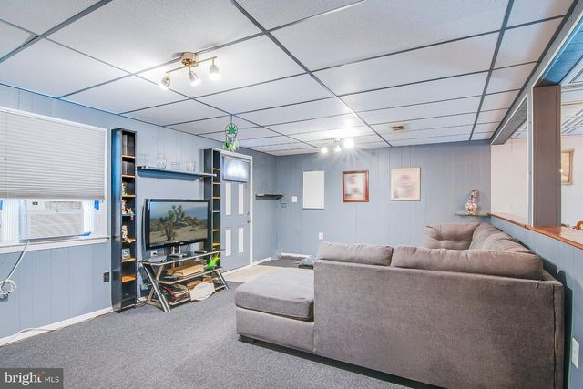 31 HEIDI DR, Fords, NJ 08863