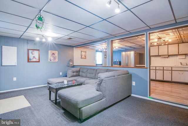 31 HEIDI DR, Fords, NJ 08863