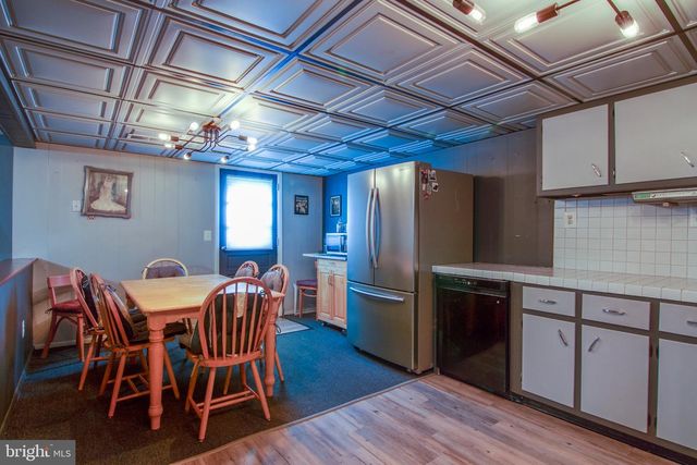 31 HEIDI DR, Fords, NJ 08863