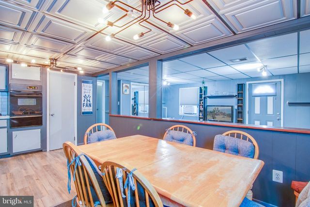31 HEIDI DR, Fords, NJ 08863
