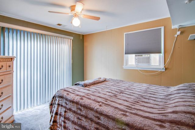 31 HEIDI DR, Fords, NJ 08863