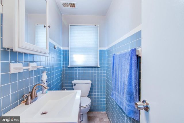 31 HEIDI DR, Fords, NJ 08863