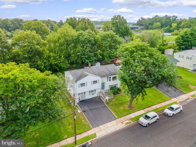 31 HEIDI DR, Fords, NJ 08863