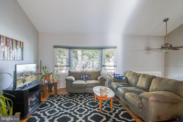 31 HEIDI DR, Fords, NJ 08863