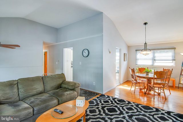 31 HEIDI DR, Fords, NJ 08863
