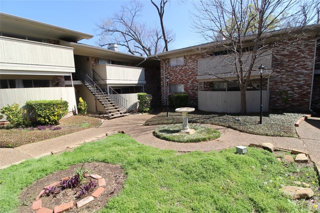 7832 Royal Lane 101, Dallas, TX 75230