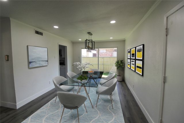 7832 Royal Lane 101, Dallas, TX 75230