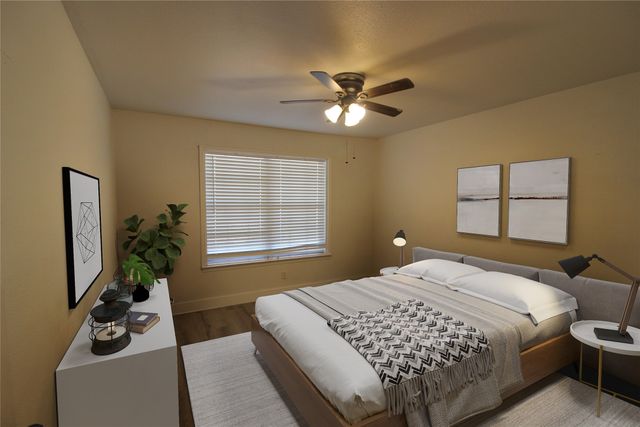 7832 Royal Lane 101, Dallas, TX 75230