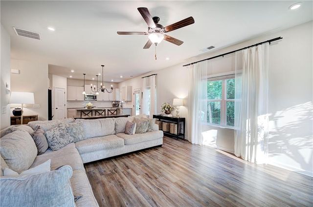 33 Thacker Trail, Adairsville, GA 30103