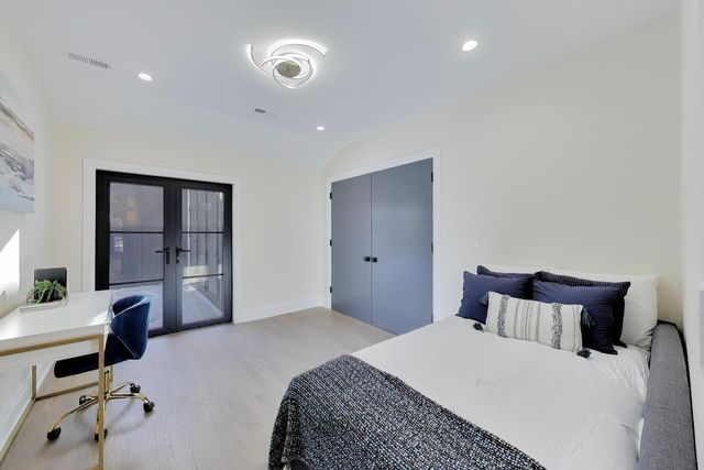 2238 Prairie Street, Glenview, IL 60025