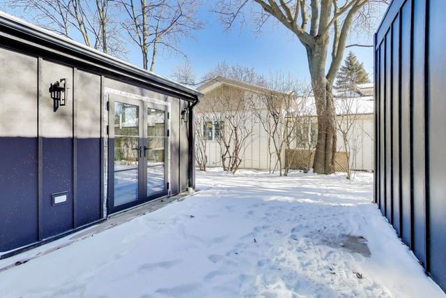 2238 Prairie Street, Glenview, IL 60025