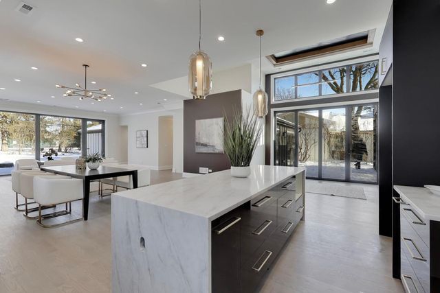 2238 Prairie Street, Glenview, IL 60025