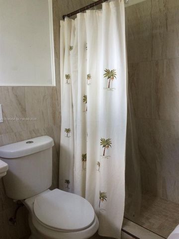 621 SW 64 Way 1, Pembroke Pines, FL 33023