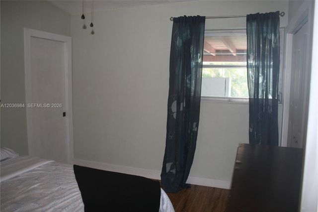 621 SW 64 Way 1, Pembroke Pines, FL 33023