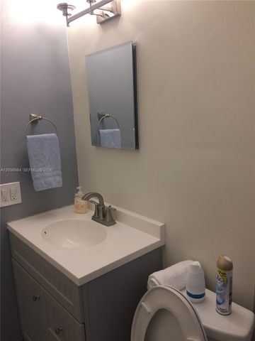 621 SW 64 Way 1, Pembroke Pines, FL 33023