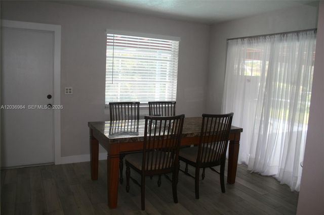 621 SW 64 Way 1, Pembroke Pines, FL 33023