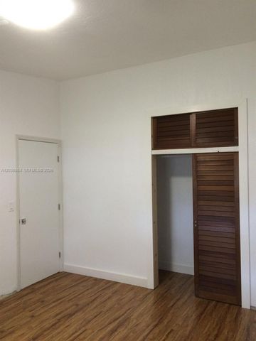 621 SW 64 Way 1, Pembroke Pines, FL 33023