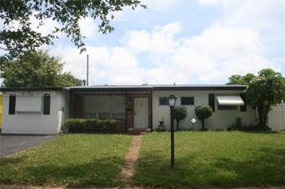 621 SW 64 Way 1, Pembroke Pines, FL 33023