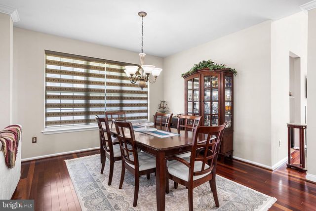 4 MONARCH DR, Burlington, NJ 08016