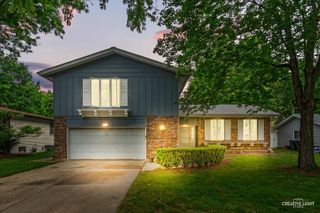 112 Hickory Street, Oswego, IL 60543
