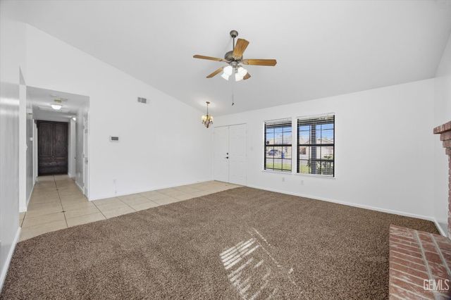 11513 Jenlee Avenue, Bakersfield, CA 93312