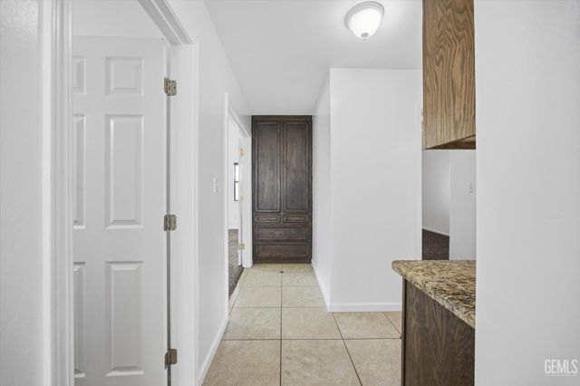 11513 Jenlee Avenue, Bakersfield, CA 93312