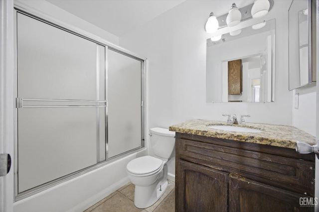 11513 Jenlee Avenue, Bakersfield, CA 93312